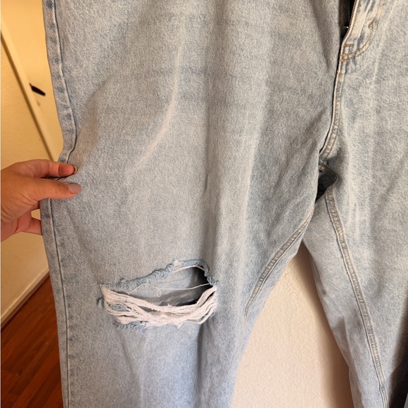 Wild Fable Light Blue Boyfriend Jeans - Picture 2 of 5